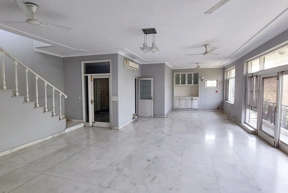 Floor for rent at Sunder Nagar