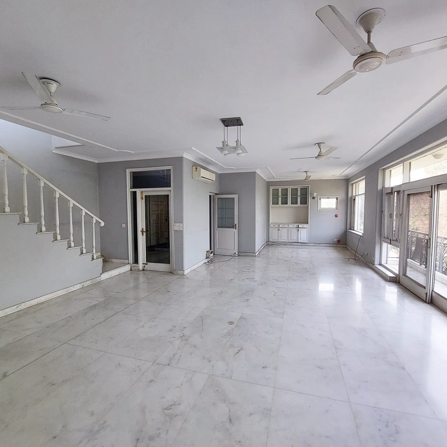 Floor for rent at Sunder Nagar